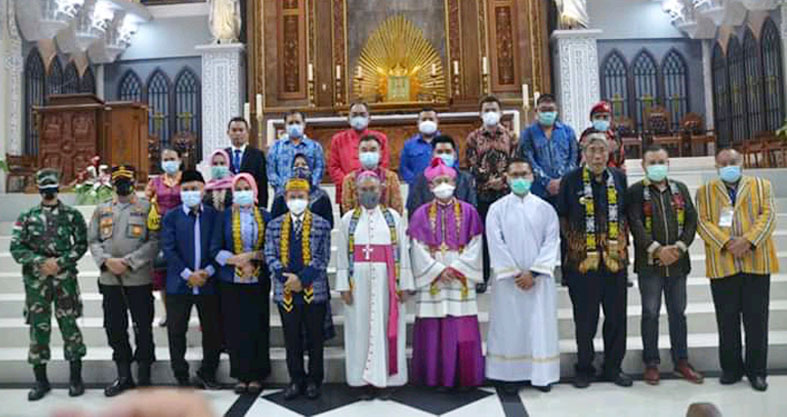 Bupati Melawi, Panji, S.Sos meresmikan Gereja Katolik Santa