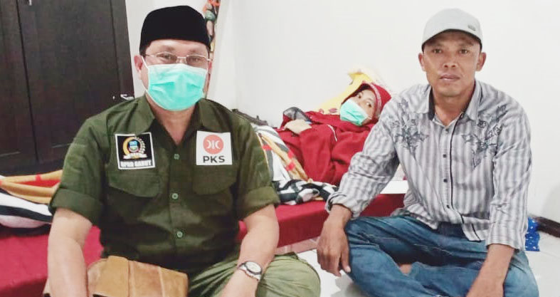 DPD PKS Kabupaten Garut Kunjungi Penderita Leukemia Untuk Berikan Bantuan