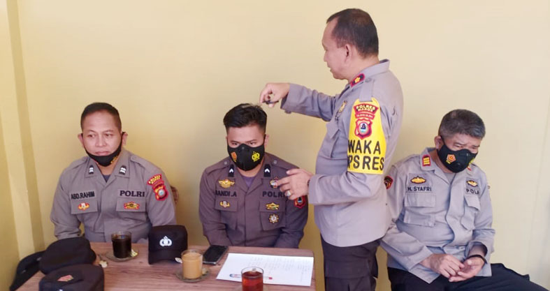 Wakapolres Maros Kompol H. Muhammadong : Menggelar Razia mendadak bagi personel yang berambut panjang