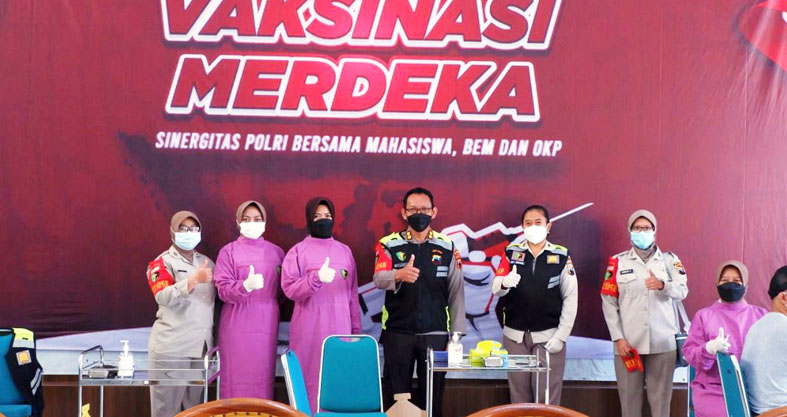 Biddokkes Polda Jateng bekerjasama dengan Unimus Semarang dalam kegiatan Vaksin Merdeka