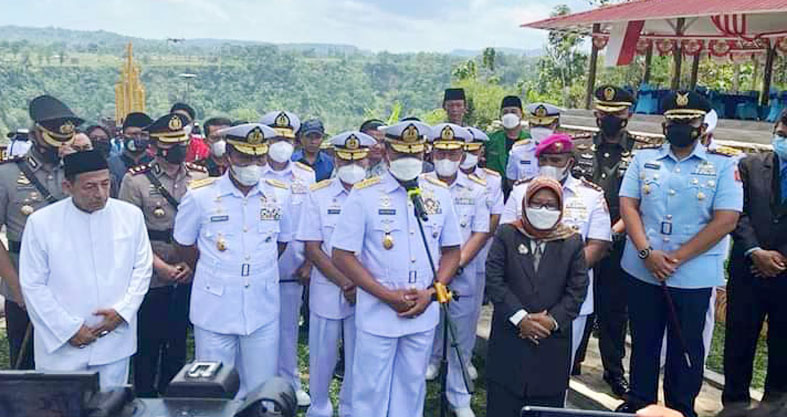 Habib Luthfi Bersama Kasal TNI Ziarah Ke Makam Pejuang KH. Muhammad Syafi’i Mufti