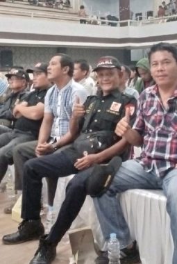 Pemkab Tapteng Fasilitasi Nonton Bareng Sepak Bola Internasional sebagai Wadah Kebersamaan Warga