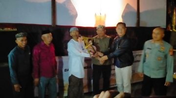Sedekah Bumi Kadongdong Kidul Dimeriahkan Wayang Kulit “Cungkring Jadi Raja”