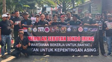 Tolak Stigma Londo Ireng, Jurnalis Sampang Aksi di DPRD : Kritik Adalah Hak, Bukan Pengkhianatan