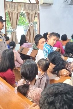 Polsek Tanjung Pura Perketat Pengamanan Ibadah Minggu Kasih, Wujudkan Kamtibmas Kondusif