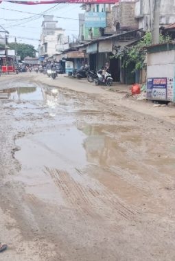 Pascabanjir 2025, Jalan di Idi Rayeuk Rusak Parah Lumpuhkan Ekonomi Warga