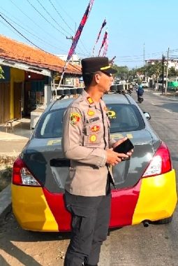 Kapolsek Cikijing Turun Langsung Gatur Lalin Pagi di Jalan Raya Cikijing–Talaga