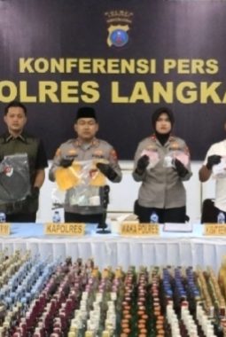 Dobrak Narkoba di Langkat! Kapolres Ungkap 34 Tersangka, Sita Sabu, Ganja hingga Ekstasi