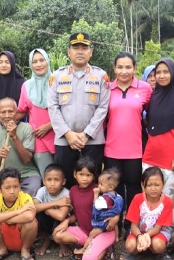 Kapolres Langkat Salurkan Bantuan Utama untuk Korban Banjir Padang Tualang