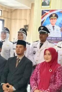 Camat Pebayuran Lantik 10 Penjabat Kepala Desa, Tekankan Integritas dan Pelayanan Prima