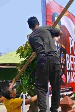 Polres Jeneponto Pasang Spanduk ‘Polri Bersama Masyarakat’ di Seluruh Polsek