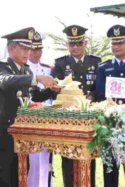Sinergi TNI-Polri, Wakapolres Tapteng Hadiri Upacara HUT ke-81 TNI di Makorem 023/KS